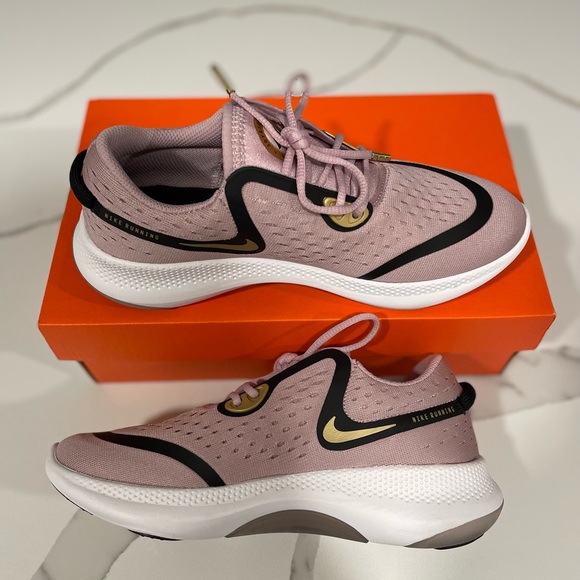 New with box women’s Nike Joyride dual run 6.5 plum chalk/black metallic gold - Picture 3 of 9